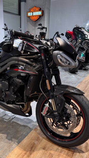 Фантастический "демон" TRIUMPH Speed Triple RS 2019