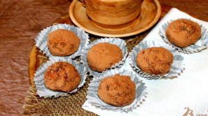 Шарики из бисквита с сухофруктами и миндалем