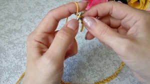 Оформление горловины резинкой 1*1 со скрещенной лицевой петлёй.