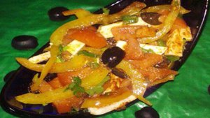 Салат помидорный с брынзой