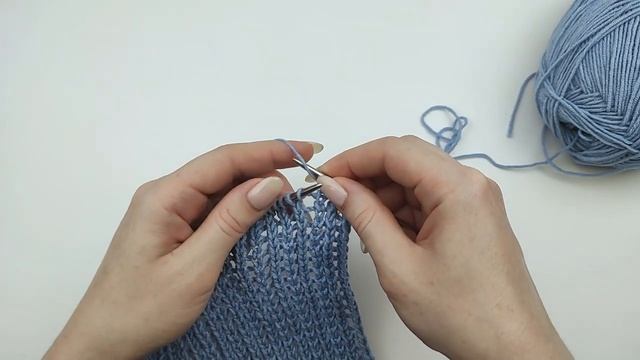 Трендовый сетчатый узор спицами