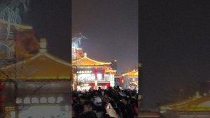 Сиань Китай март 2025год видео-5 Фонтаны у ПАГОДЫ ДИКИХ гусей