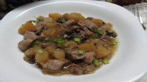 Жаркое из свинины с картофелем и грибами