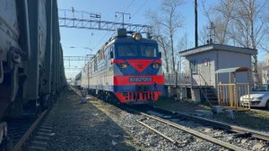 "Ретро!" Электровоз ВЛ82М - 069 с вагонами и тепловозами ТЭП60 и ТЭ3 на ст.Лодейное Поле, май 2025