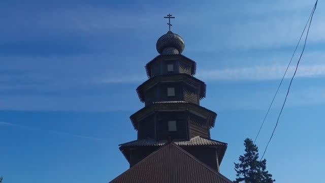 Деревянная Тихвинская церковь. Заброшенное кладбище Вознесенского храма. Торжок.