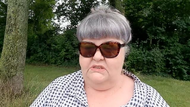 ГЕРМАНИЯ  УКРАИНСКИЕ БЕЖЕНЦЫ. НЕ ХОЧЕТ ВОЗРАЩАТЬДОЛГ
