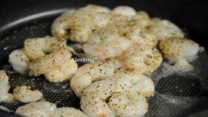 Креветки с чесночным соусом