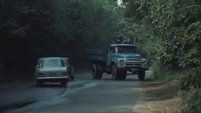 Невероятные приключения итальянцев на КРАЗе #приколы #коробкапередач #Итальянцывроссии #мафиянакраз смотреть онлайн