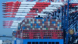 NYT: Трамп отменил беспошлинный ввоз китайских товаров стоимостью до $800