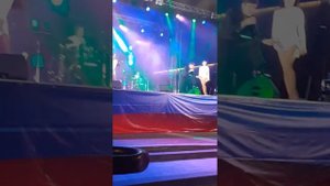 Феликс Царикати поёт песню Два капучино