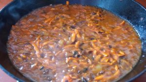 Вкусный грибной суп с томатом