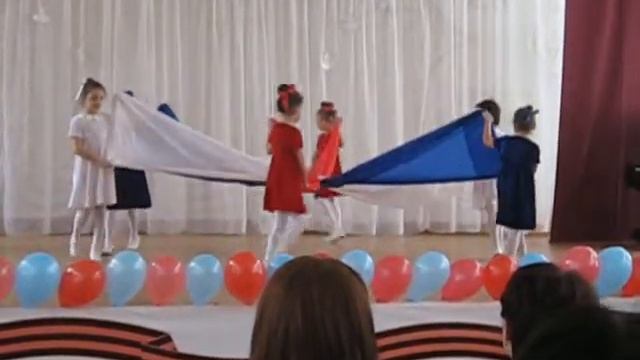1А класс Гимназия 4 Танцевальный фестиваль Детство,Россия,Спорт. смотреть онлайн