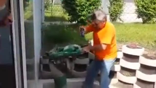 Ох.и трудная работа.....