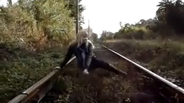 я плакал!!! баба просто ржачная) смотреть онлайн