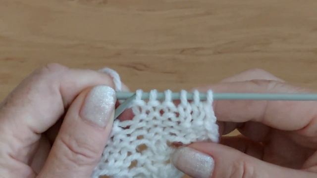 Нежный, элегантный ажурный узор спицами для джемпера, жакета, туники, маечки.