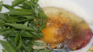 Тост в яичном кляре с сыром и помидорами