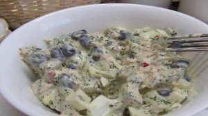 Салат с фасолью говядиной и маринованным огурцом