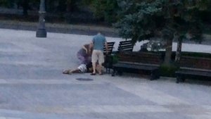 Пьяная баба бьет мужика Черкассы