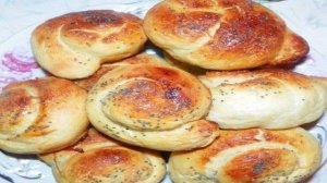 Сдобные завитушки с маком