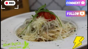 Сливочная паста с грибами, руколой и томатами черри