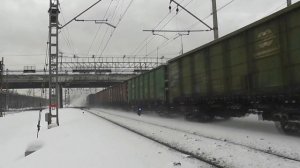 Тепловоз 2ТЭ25Км-0289 с грузовым поездом.