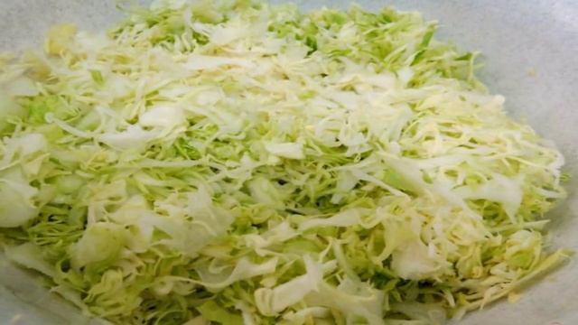 Салат из капусты с медовой заправкой