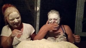 камень,ножницы,бумага,мука,лицо и два вареника))