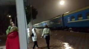 Бишкек Кыргызстан Железнодорожный вокзал, перон, поезд.Поезда в Киргизию отдыхать