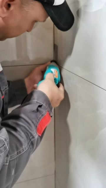 Что должен сделать плиточник -ПОТОЛОЧНИКАМ #ремонтвдоме #diy #лайфхак
