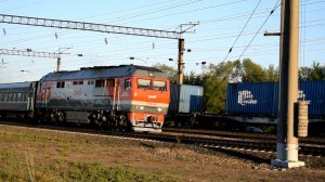 Тепловозы 2ТЭ116У-0065 и ТЭП70БС-200 с поездом "Калина красная"