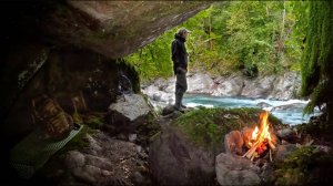 Выживание в естественном пещерном укрытии во время сильного дождя