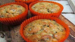 Запеченные кейки с сыром и крапивой