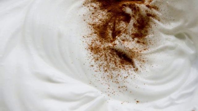 Пряное безе с цукатами