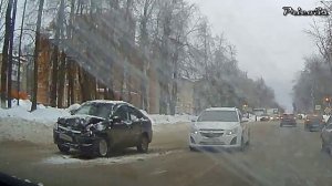 Авария город Вязники улица Большая Московская около администрации 14.02.2023 г. Нива - Гранта - Доро