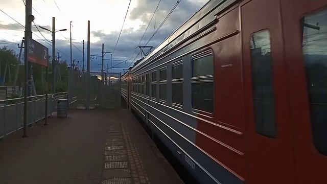 Электропоезд ЭД4М-0441 сообщением "Лесной Городок — Захарово"