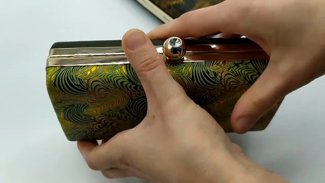 Кожаные клатч-боксы barocco смотреть онлайн