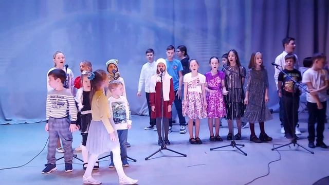 Снег  снег  снег - за окном...с