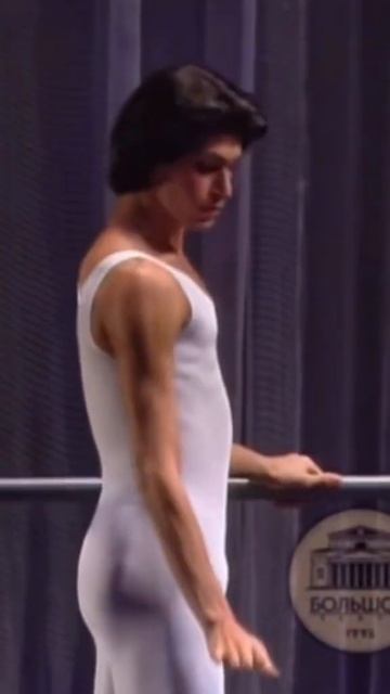 "В балете,если хотите чего-то достичь,нужно всю жизнь быть учеником" #цискаридзе#большойтеатр#балет смотреть онлайн