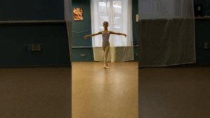 Rond de jambe par terre, середина, с правой ноги