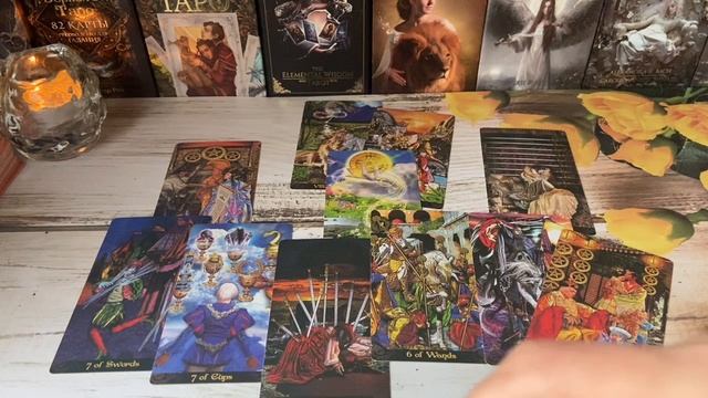 Его реакция на Ваше молчание✨Что думает делать🔮Таро расклад
