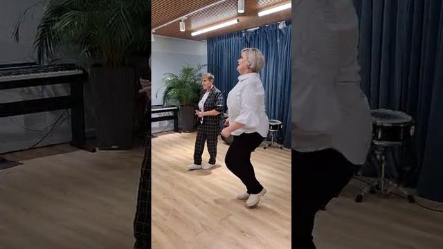 Песня Я царица Ансамбль Сорока
Ольга Куценко исполняет песню #приветандрей #песнядлядуши