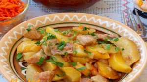 Свинина с картошкой в горшочках
