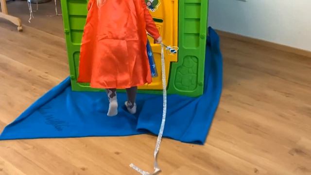 Влог: Жозефина супермен превращает братика в супервумен. My Brother Superman or Wonderwoman???