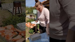 Сперва пожарим крылышки утенка😋