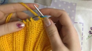 Шапочка с отворотом спицами