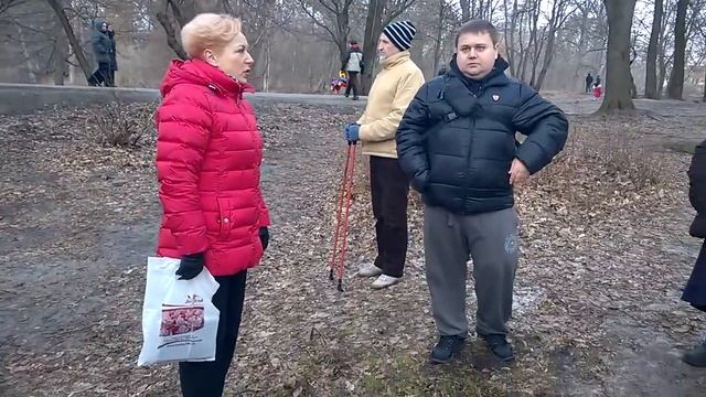 Жители Пущи-Водицы обсуждают транспортное сообщение. смотреть онлайн