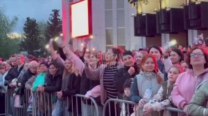 Горожане зажигают под песни любимого ансамбля КУРГАН 1.05.2025