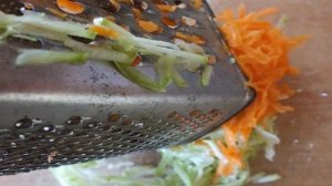 Салат из свежих кабачков и моркви