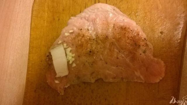 Мясные рулетики с салом