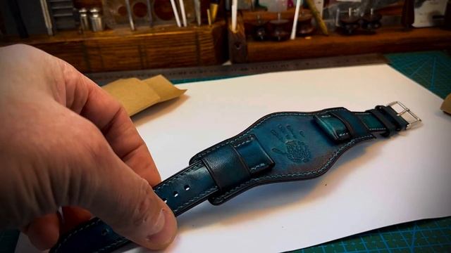 Покрасил ремешок-напульсник  #ремешокнапульсник  #leatherwatchbundstrap